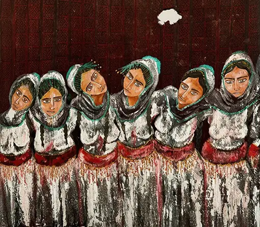 Dipinto di Zehra Dogan che raffigura sei donne curde con copricapo tradizionale, allineate con espressione severa su uno sfondo rosso scuro.
