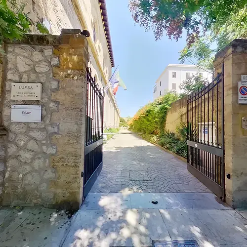il cancello d'ingresso della Università LUMSA a Palermo in via Filippo Parlatore